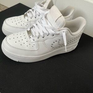 Women’s AF1 white Chrome lows  size 6.5